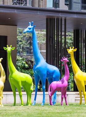 园林景观玻璃钢鹿雕塑摆件抽象几何长颈鹿户外大型楼盘售楼部装饰