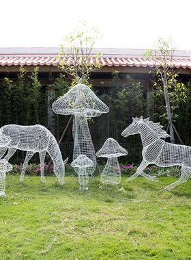 户外公园林景观铁艺不锈钢镂空蘑菇雕塑广场草坪美陈发光动物摆件
