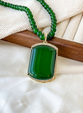 新中式祖母绿无事牌项链长款百搭高级感毛衣链简约时尚挂件吊坠
