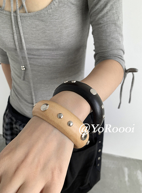 小众复古百搭宽面铆钉手镯个性