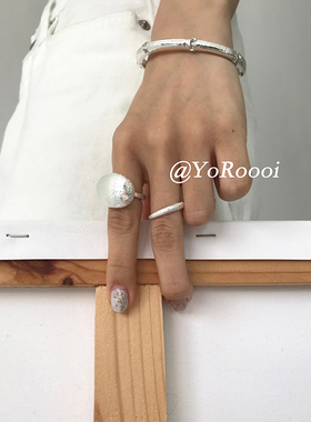 设计感拉丝闪砂大卧蚕重工戒指