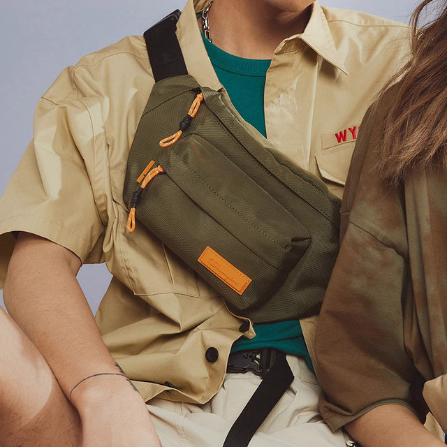 Trendy large capacity waist bag retro bag