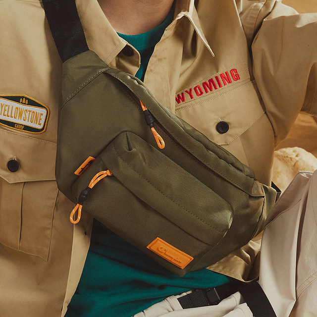 Trendy large capacity waist bag retro bag