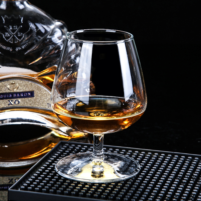 高脚白酒杯仙桃杯2两杯家用玻璃小号白兰地杯红酒洋酒杯子6只套装 - 图1