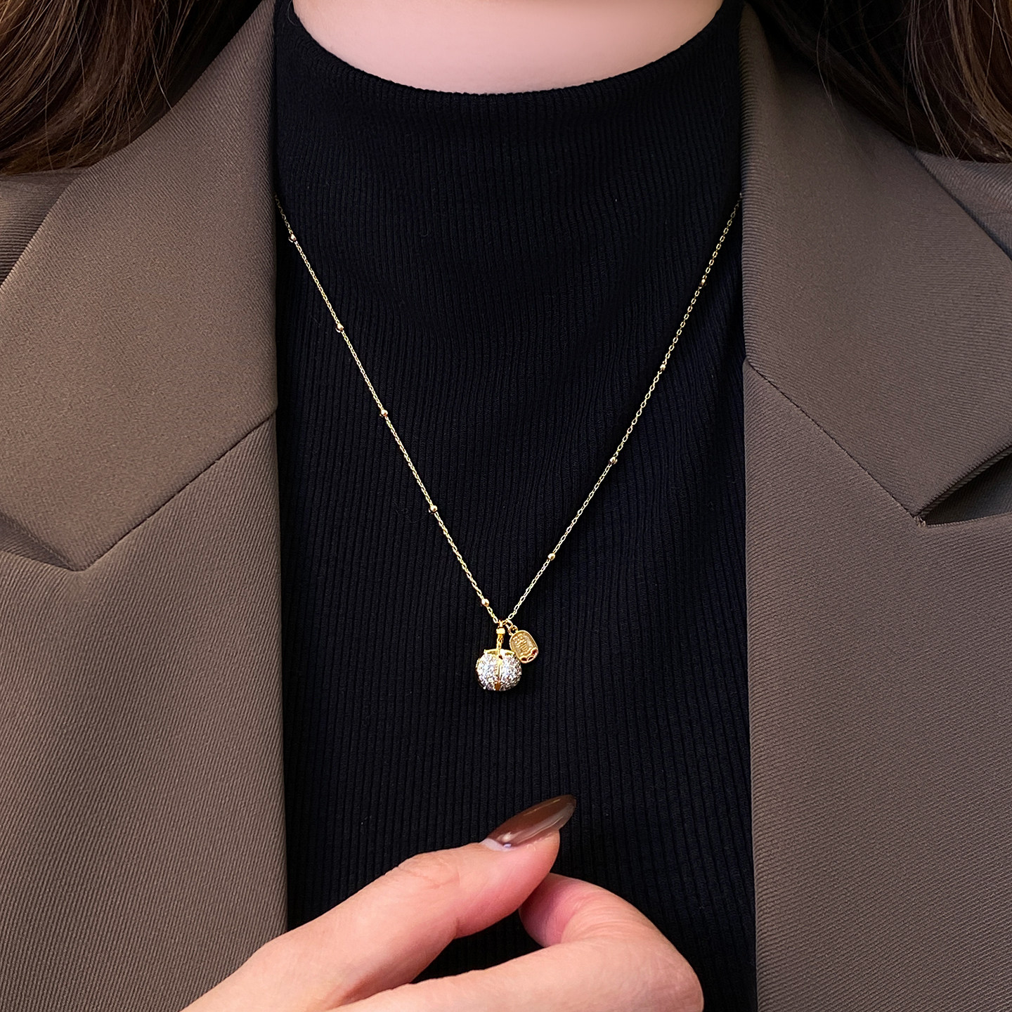 金色满钻柿柿如意项链女2025新款轻奢高级感气质大气毛衣链配饰品,淘宝优惠券,粉丝福利购,淘宝优惠卷