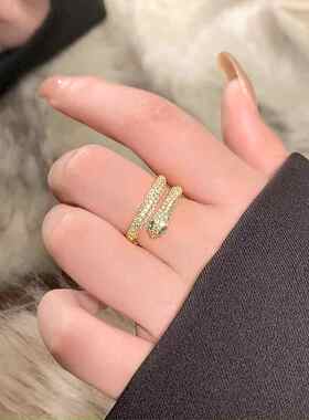 小众设计满钻灵蛇食指指环女旺财运戒指2025新款爆款小指尾戒秋冬