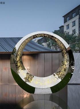 不锈钢镜面镂空发光月亮雕塑浪花圆环定制厂家酒店景观落地大摆件