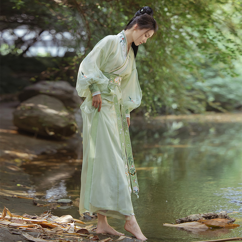 钟灵记绿芜:直裾袍汉元素绣花印花交领女绿色配饰腰带飘带2022夏-图2