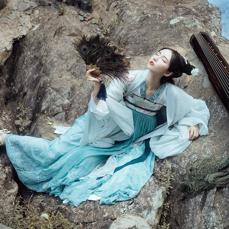 钟灵记般若大袖衫搭齐胸襦裙仙鹤 钟灵记汉服