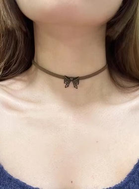 美拉德复古棕色蝴蝶皮革项圈女choker颈环配饰精致高级感项链