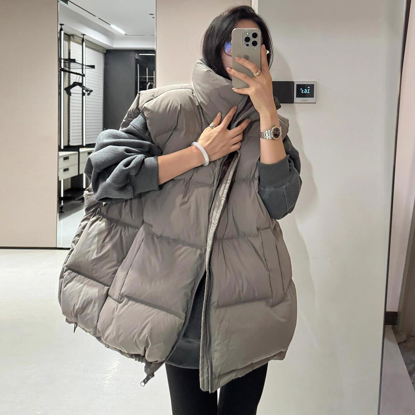 羽绒马甲女款2025秋冬新款外穿宽松大码百搭无袖背心马甲背心外套 - 图2