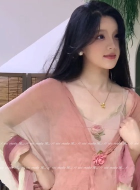 法式粉色褶皱披肩气质绝美外搭