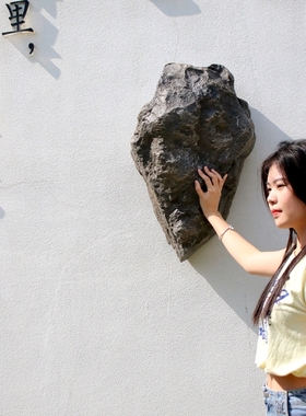 悬浮石造景仿真假石头创意吊顶展厅服装店铺橱窗大夹缝石壁挂装饰