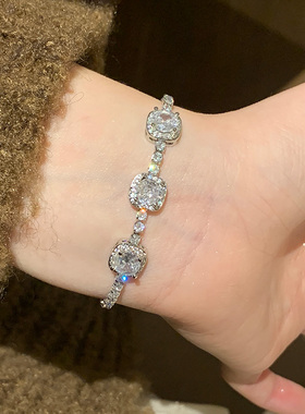银色三方糖满钻手链女时尚轻奢感