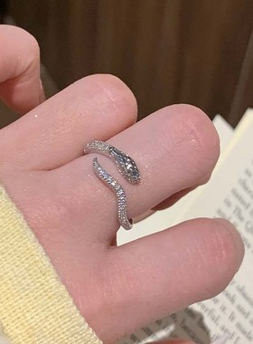 格纹蛇形蛇尾镶钻戒指女潮酷气质