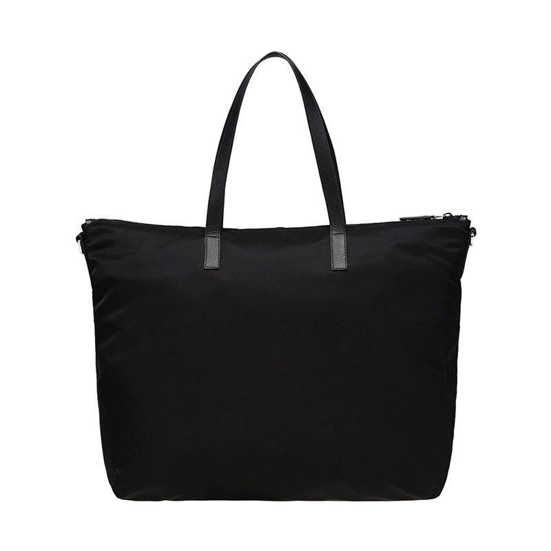 prada男士尼龙配牛皮logo饰斜挎包 联采海外男士包袋