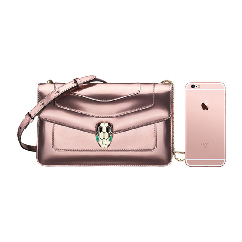 bvlgari女士粉色金属质感斜跨蛇头 联采海外女士包袋