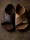 ການປົກຫຸ້ມຂອງແມ່ນ floral cross strap sandals ຫນັງ nubuck