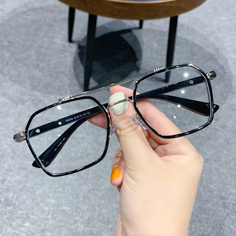  布蕾勒防蓝光镜