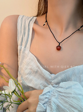 石榴石吊坠黑绳编织项链