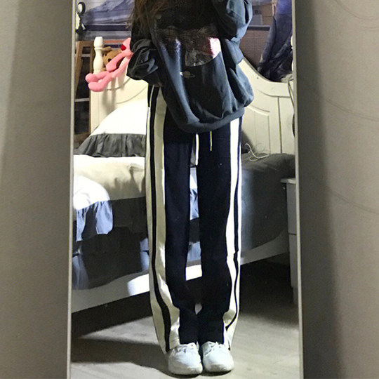 High-waisted, versatile cotton wide-leg pants that won’t ball up