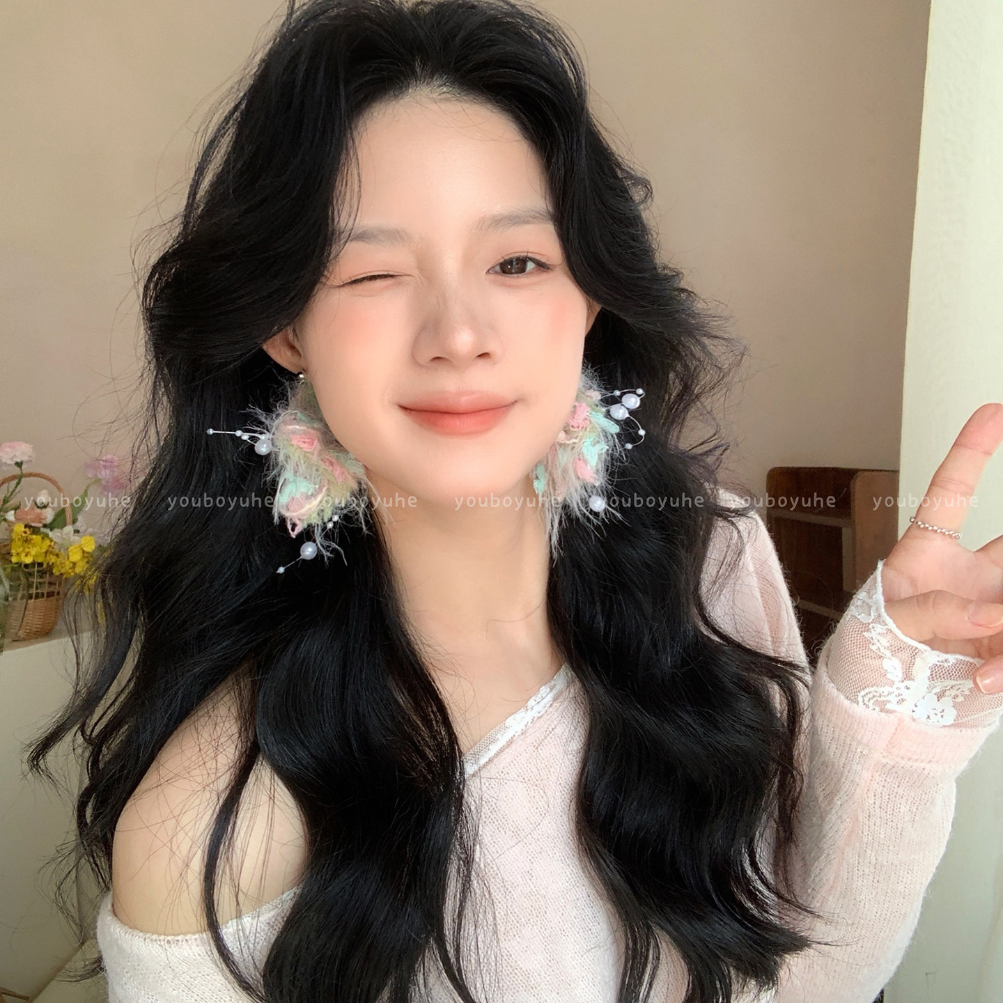 柔雾烟花~毛绒花朵珍珠耳环女2025新款小众独特耳钉夸张银针耳饰,淘宝优惠券,粉丝福利购,淘宝优惠卷