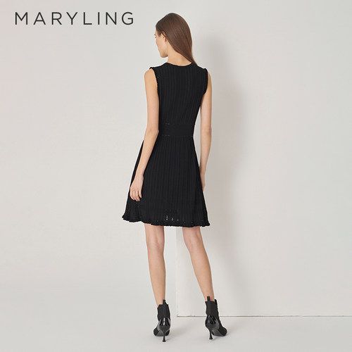 MARYLING玛俪琳初秋新品V领黑色针织背心连衣裙A1DFW04180 - 图2