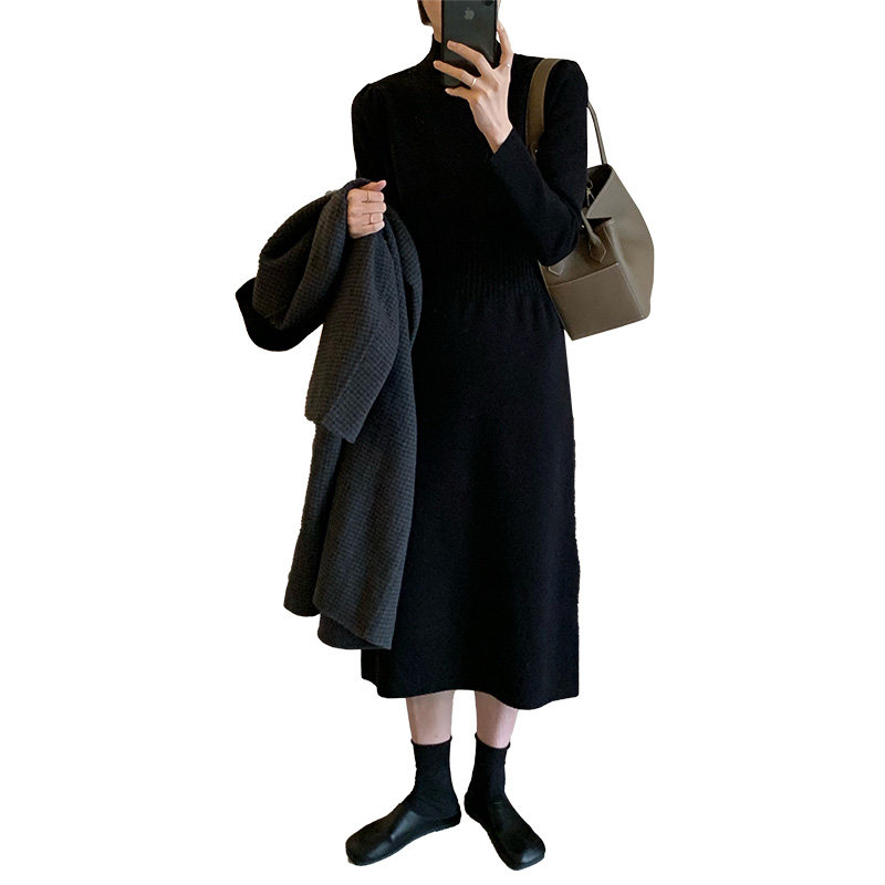 针织2021年冬季新款高领收腰连衣裙 着潮连衣裙
