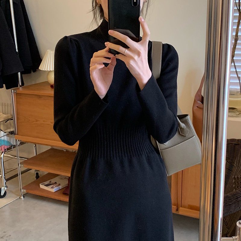 针织2021年冬季新款高领收腰连衣裙 着潮连衣裙