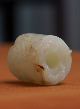 清代和田玉籽料雕松鼠葡萄挂件古玩古董玉器收藏真品玉雕配饰71g