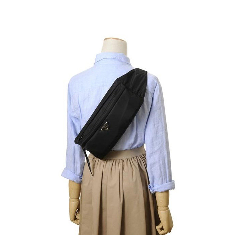 prada /普拉达男士黑色尼龙腰包 奢批海外男士包袋