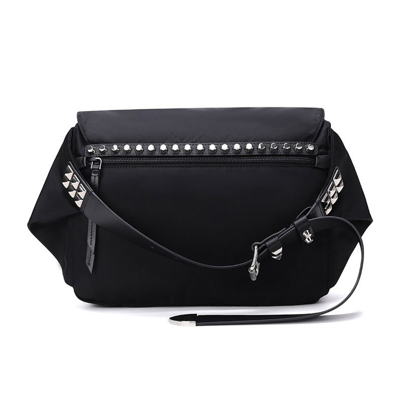 prada铆钉装饰黑色尼龙包女包 奢批海外女士包袋