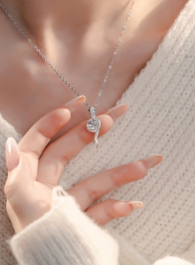 锆石灵蛇项链女简约ins冷淡风小蛇吊坠网红通勤小红书同款锁骨链