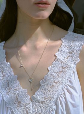 GOOGMO蕾丝爱心钥匙锁骨链女法式复古简约细链条通勤百搭小众项链