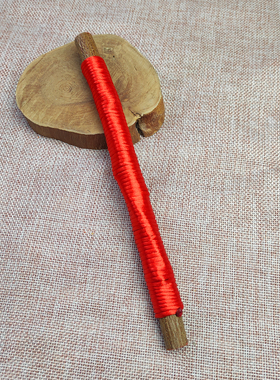 东南桃木绕红绳家用吉祥物压门槛镇宅装饰品原创桌面摆件门厅祝福