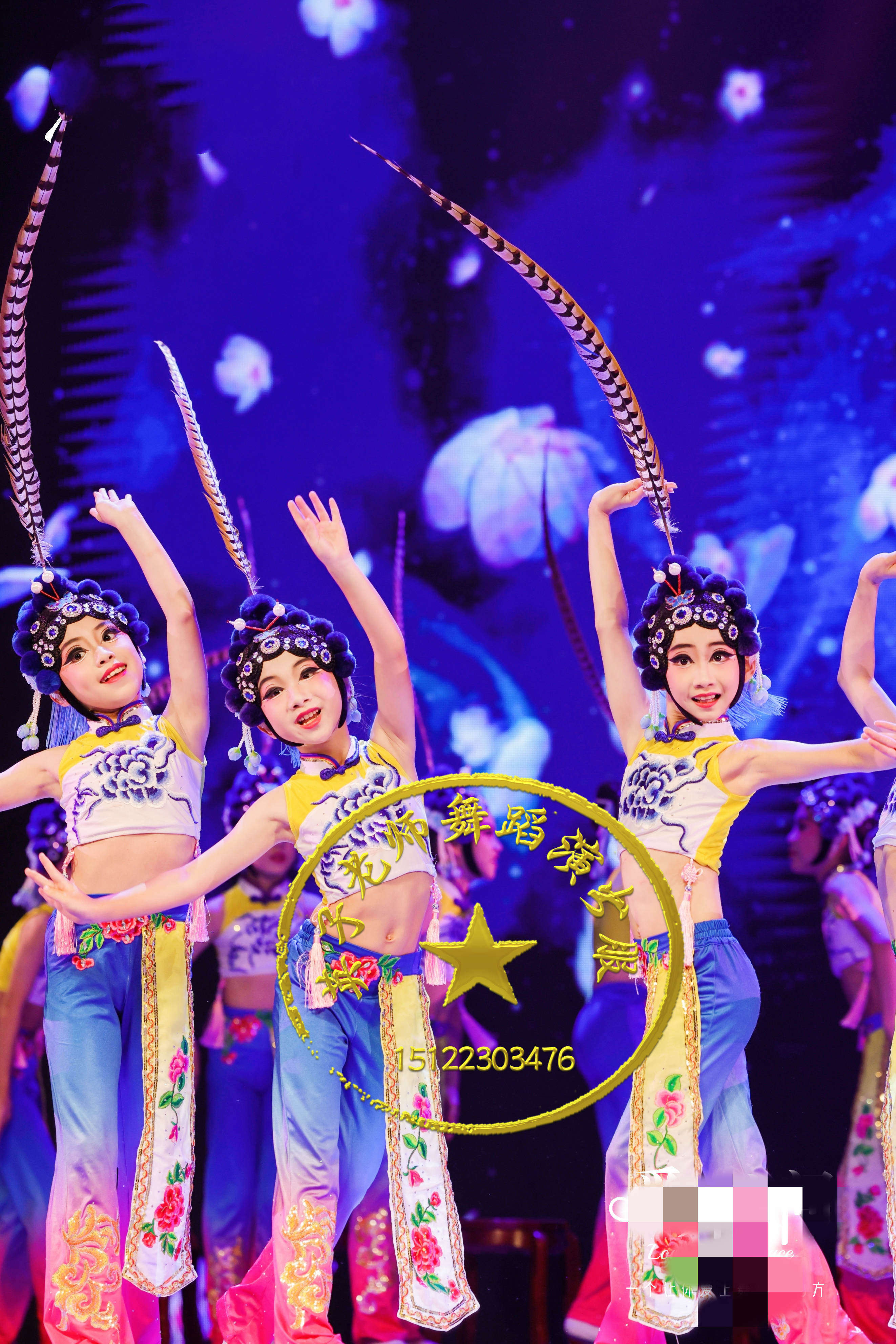 俏花旦独舞俏丽影舞蹈服戏曲小小花旦小红娘云川之舞我的新衣音乐