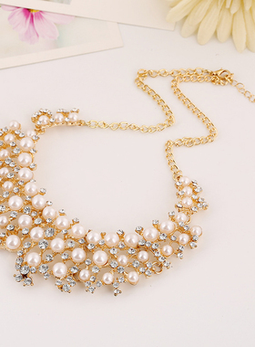 现代轻奢样板间全屋定制创意设计女士衣帽间服饰收纳装饰画摆件