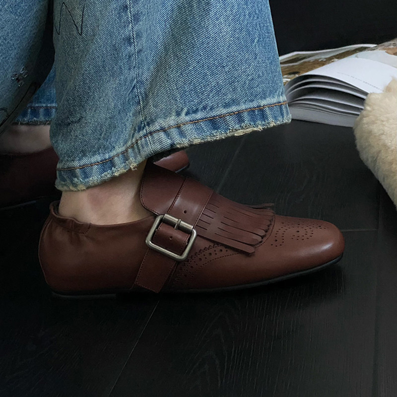 3色时髦老钱风流苏雕花皮带扣小皮鞋四季女鞋小牛皮复古平底单鞋,淘宝优惠券,粉丝福利购,淘宝优惠卷