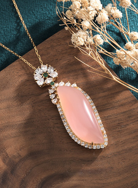 2025国潮新品配饰天然冰种玉髓阳绿无事牌叶子女项链情侣玉佩挂件