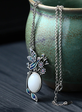 中国风文艺电镀泰银复古珐琅滴釉喜鹊喜上枝头镶仿和田玉挂坠项链