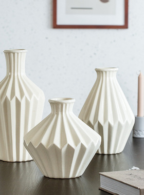 花瓶陶瓷裂纹釉折纸线条简约北欧摆件插花花器客厅白色家居饰品