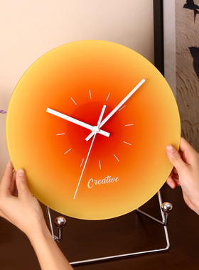 黑胶唱片时钟摆放桌面日落静音