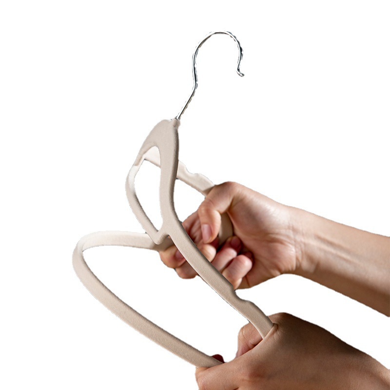 植绒衣架家用挂衣无痕衣撑家用女装多功能防滑防肩角晾晒衣服架 - 图3