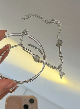 叠戴绝绝子冷淡风鱼尾手链女ins小众设计感闺蜜个性扭纹乌斯手镯