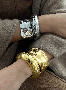 欧美跨境设计感液态金属光面弹簧手镯 几何ins风纹理宽手环bracle