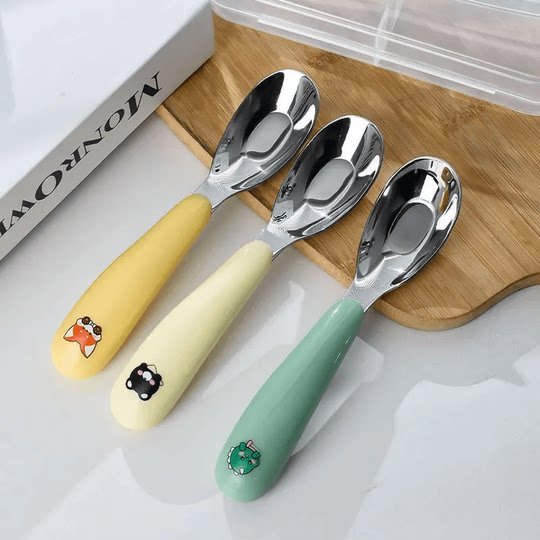 Stainless steel ingot spoon for infants and young children