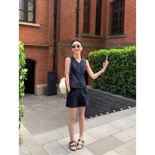 pusumede老钱调调 v领马甲背心女高级感气质无袖上衣休闲短裤套装