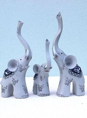 新款工艺礼品一家三口装饰树脂摆件复古家庭饰品创意摆件定制