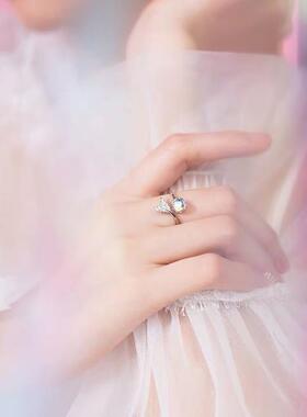 可爱月光石鱼尾戒指韩版时尚ins风鱼尾镶钻合成琉璃甜美开口定制