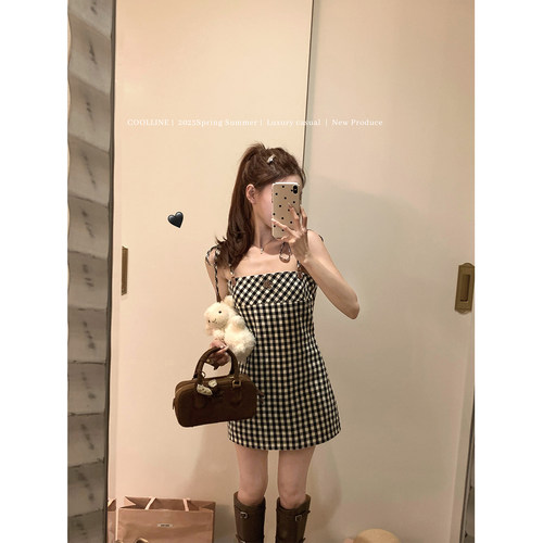 COOLLINE林子熙 拜托了少女心！ miu系经典黑白格吊带裙绑带短裙 - 图1